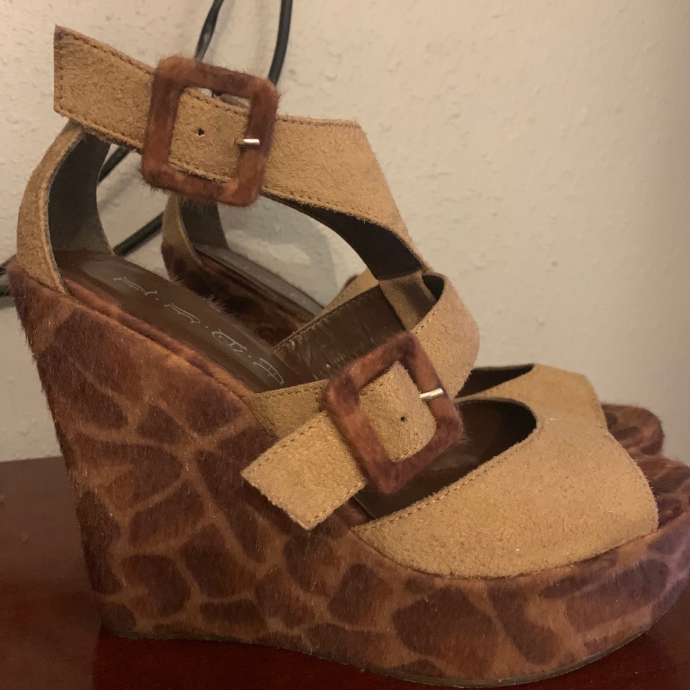 Brand New Women’s Platform Shoe